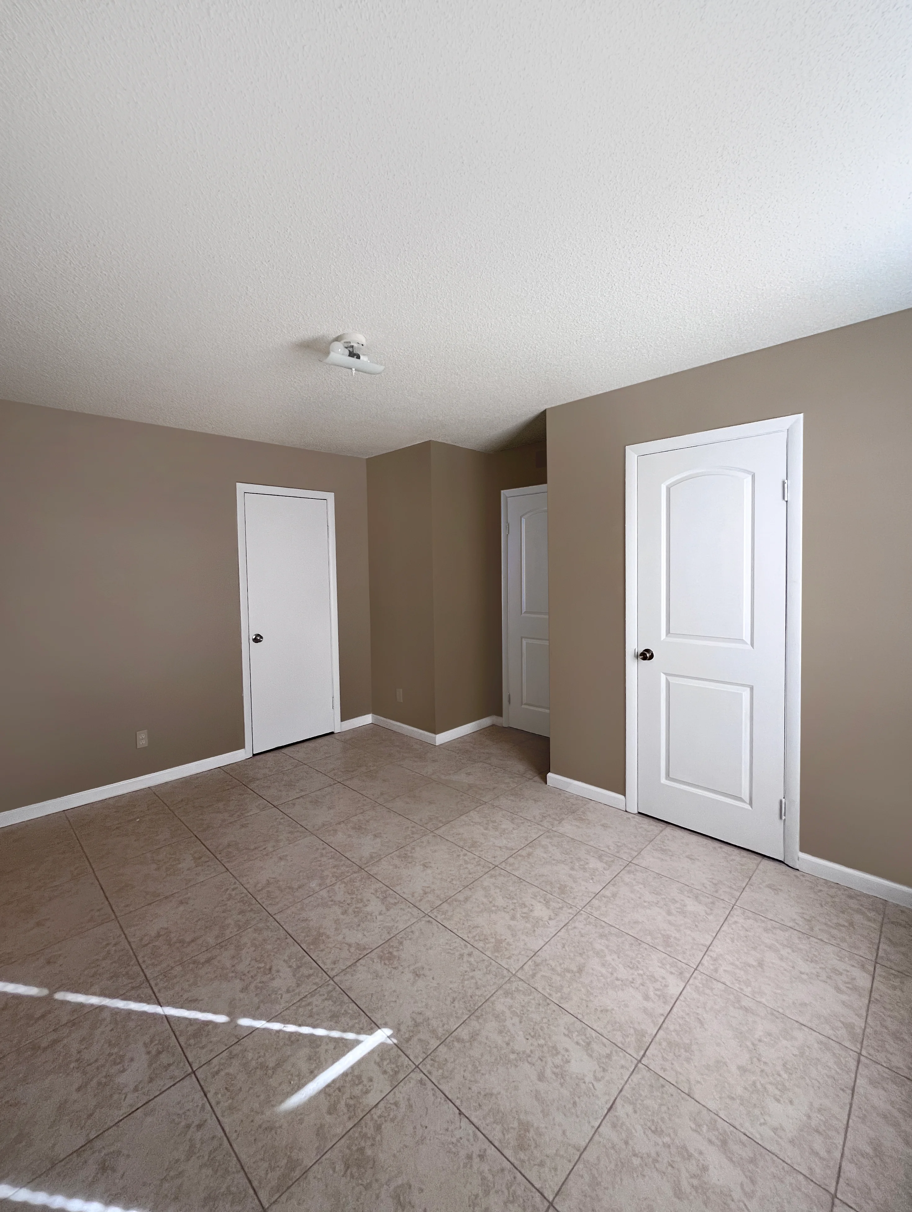 Apartment living area at Robindale East
